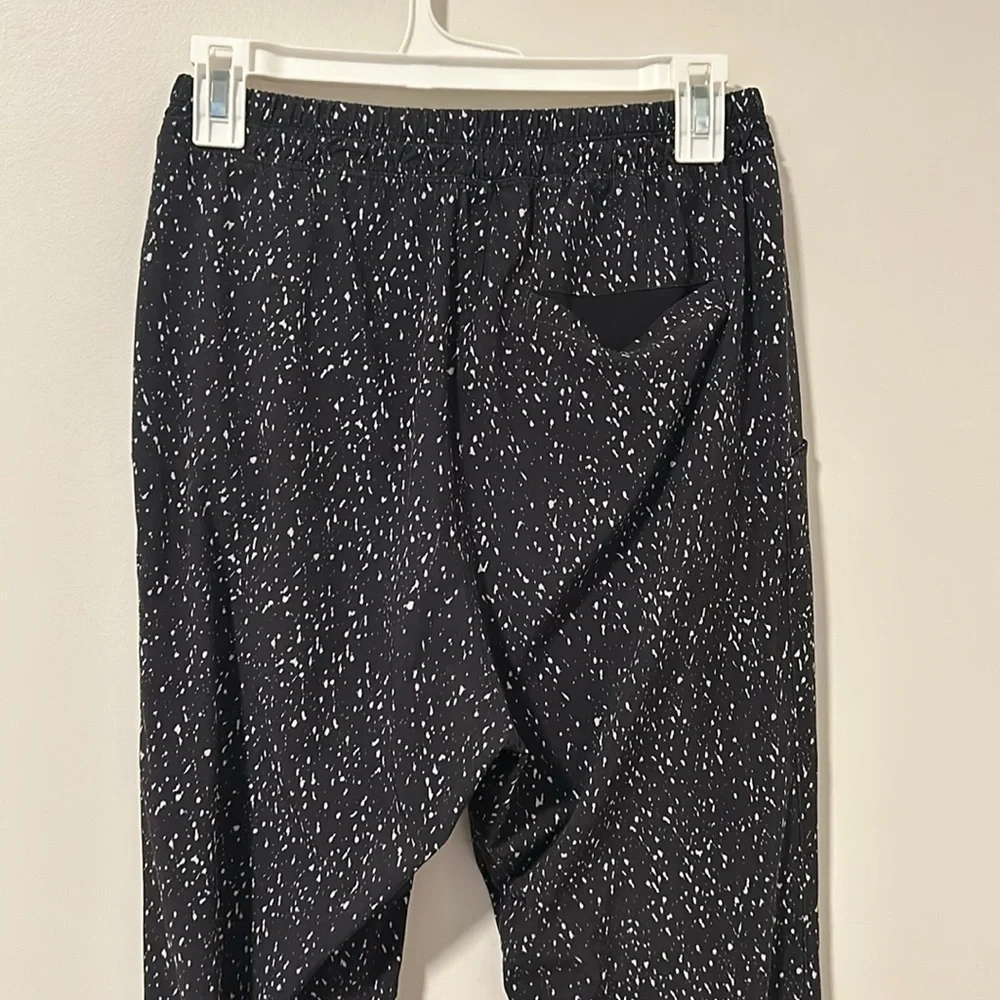 Lululemon Lightweight Black Joggers Travel Athletic Hiking Size 6